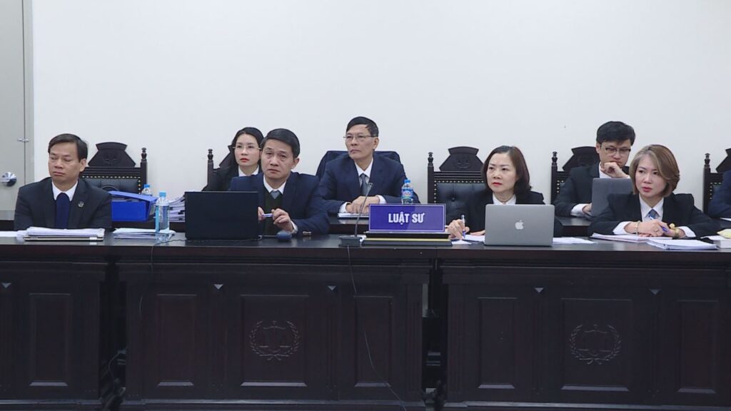 Luật Sư Hà Nội Uy Tín | Tư Vấn Pháp Lý Chuyên Nghiệp 1 Luật sư Hà Nội tham gia bào chữa tại phiên tòa